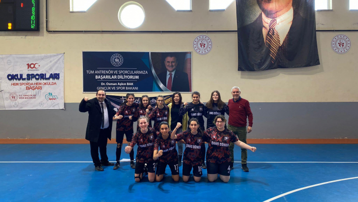 DEMİRKÖY ANADOLU LİSESİ SPORCULARI İLK MAÇINDA GALİBİYETİ ALDI